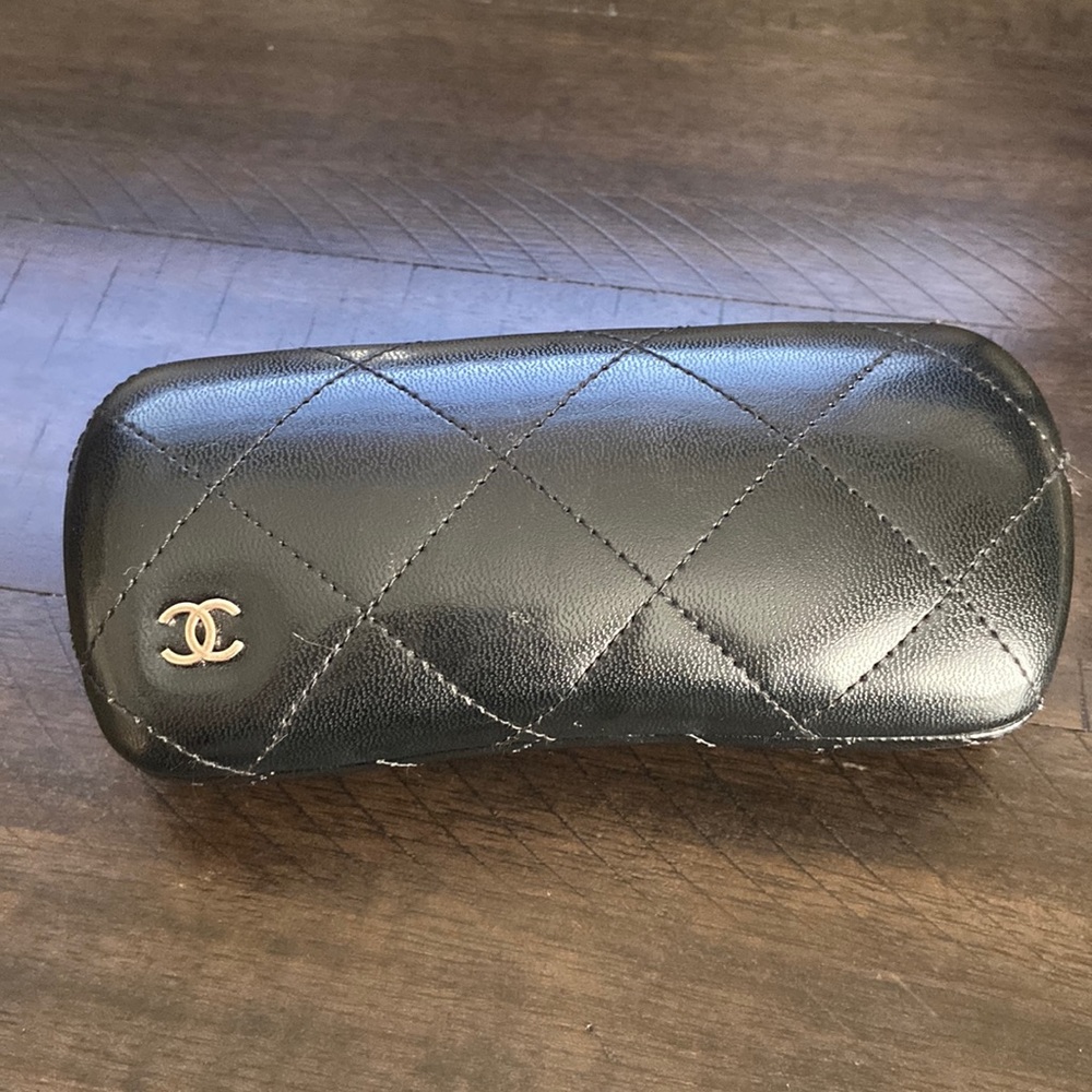 Chanel Glasses Holder
